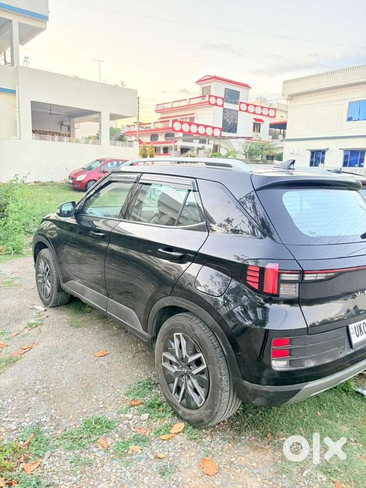 Hyundai Venue 2024 Petrol 17400 Km Driven
