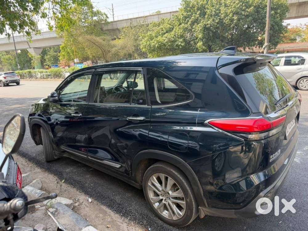 Toyota Innova Hycross 2.0 Zx Hybrid 7 Str, 2023, Petrol