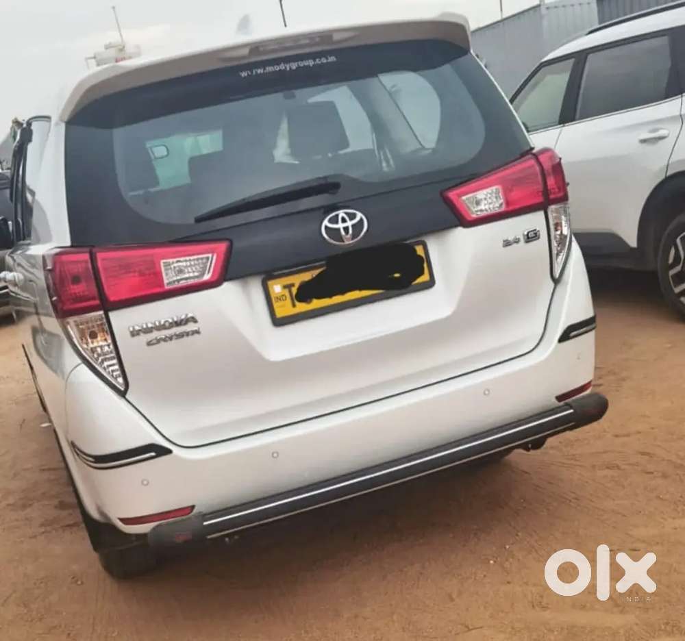 Toyota Innova Crysta 2025