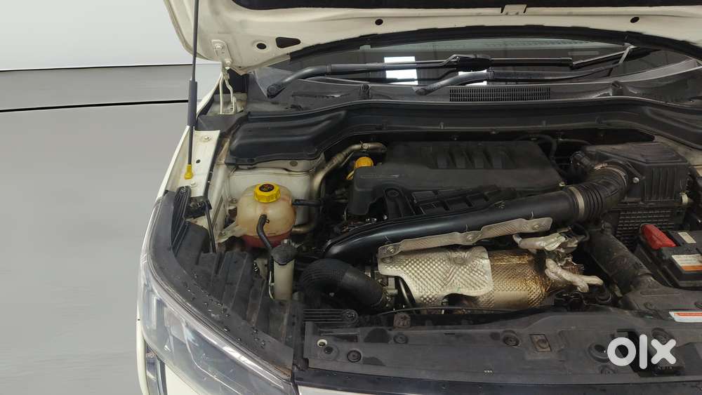 Mahindra Xuv300 W8 Option Diesel, 2023, Diesel
