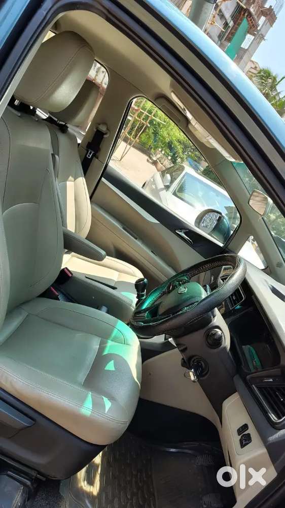 Mahindra Marrazzo M8 7st