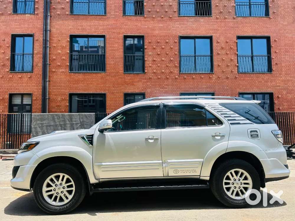 Toyota Fortuner 4*2 Amt 2014 Diesel 24800 Km Driven