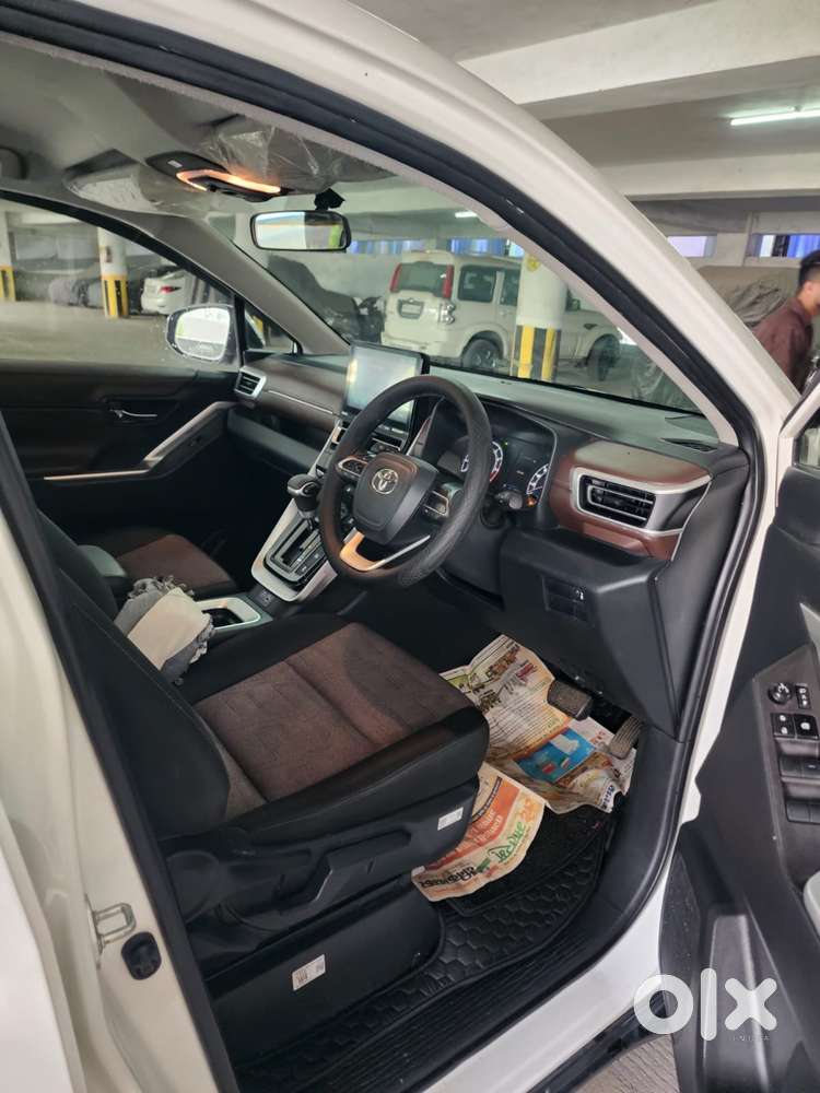 Toyota Innova Hycross 2.0 G-slf 7 Str, 2025, Petrol