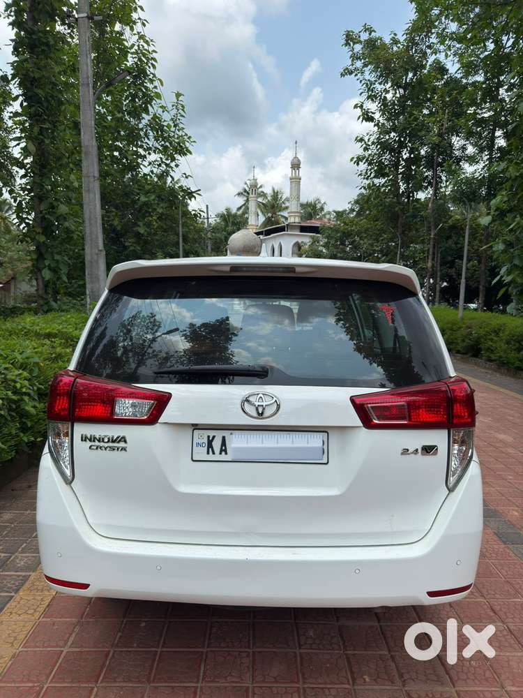 Toyota Innova Crysta Diesel 2022