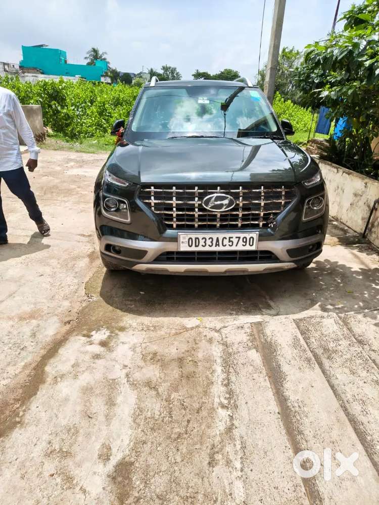 Hyundai Venue 2021 Petrol Well Maintained