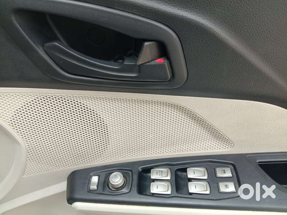 Mahindra Xuv300 W6, 2022, Petrol
