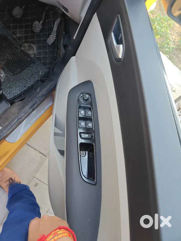 Renault Triber 2019 Rxz  Top Model  Single Owner  अच्छी Condition