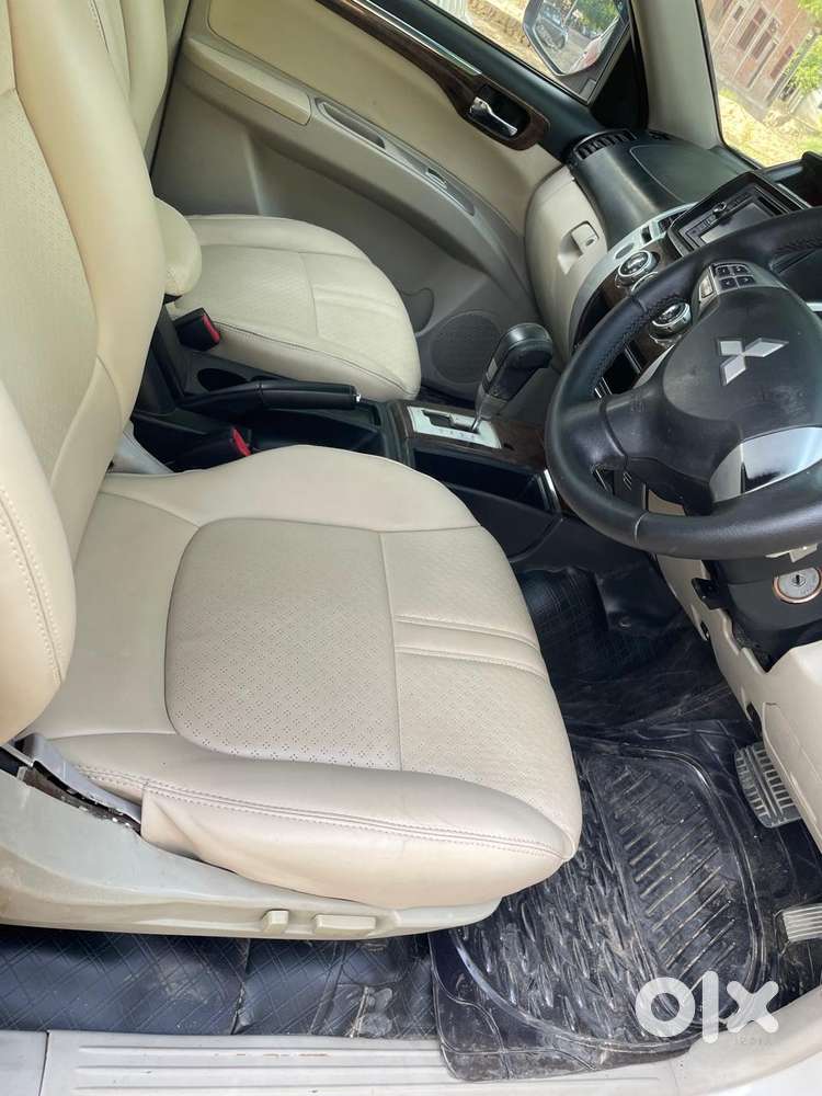 Mitsubishi Pajero Sport 4x4 At, 2015, Petrol