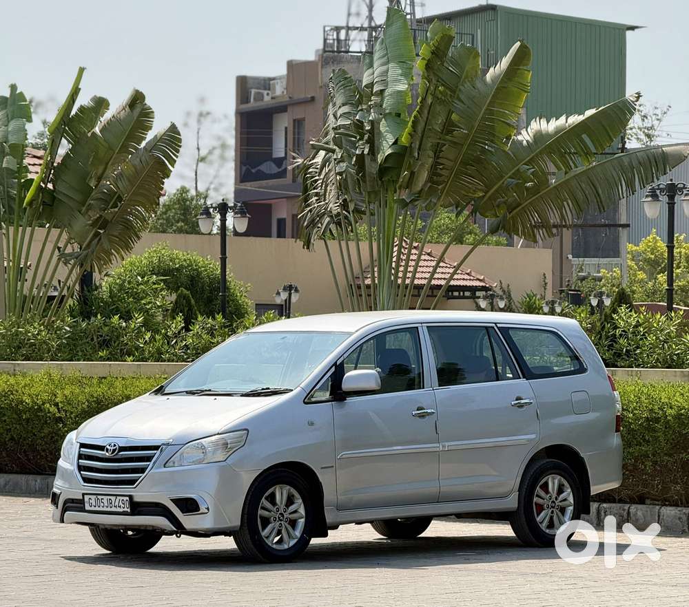 Toyota Innova 2.5 G (diesel) 8 Seater Bs Iv, 2012, Diesel