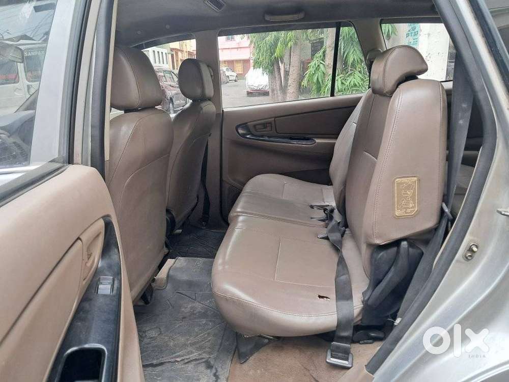 Toyota Innova 2.5 G (diesel) 8 Seater, 2016, Diesel