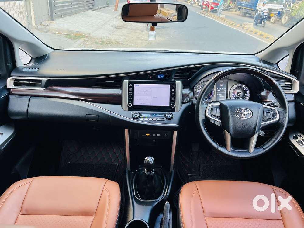 Toyota Innova Crysta 2.4 V 8 Str, 2023, Diesel