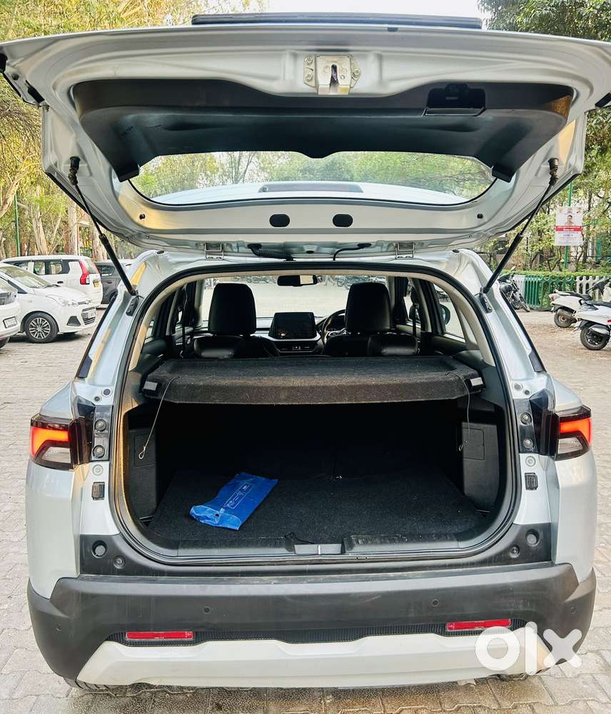 Maruti Suzuki Brezza 1.5 Zxi Plus Smart Hybrid, 2022, Petrol