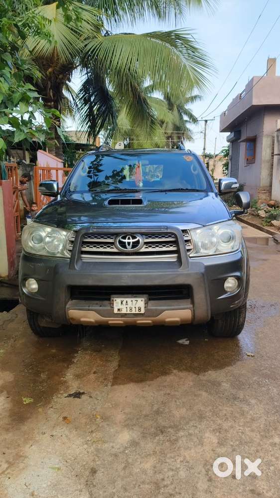 Toyota Fortuner 2011 Diesel 268000 Km Driven
