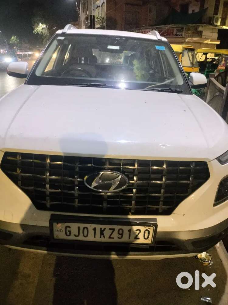Hyundai Venue 2020 Petrol 36500 Km Driven A One Condition