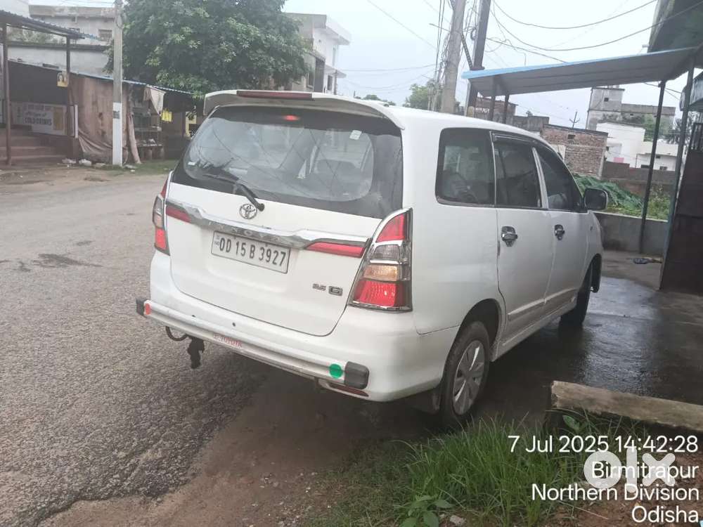 Toyota Innova 2014 Diesel 130000 Km Driven