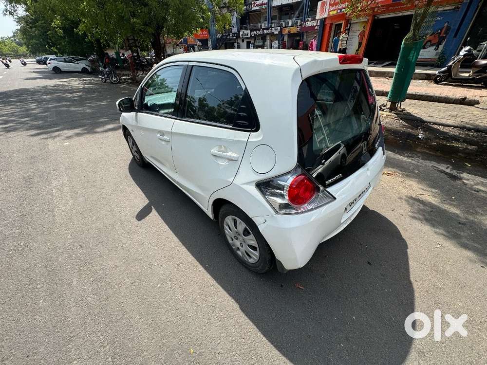 Honda Brio Smt Petrol  2nd Owner  White