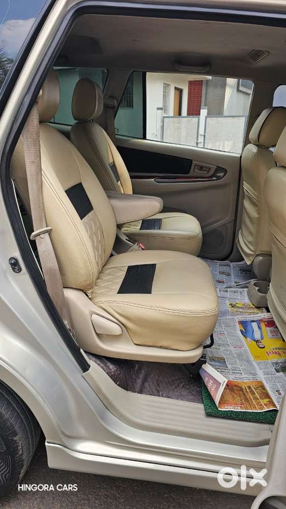 Toyota Innova 2.5 G (diesel) 8 Seater, 2015, Diesel
