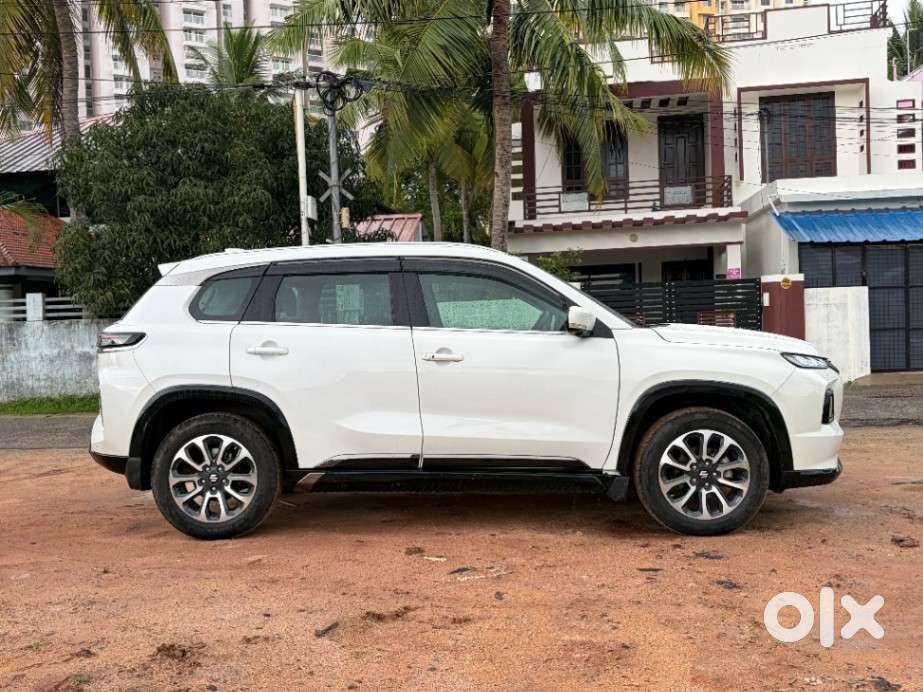 Maruti Suzuki Grand Vitara 1.5 Alpha Plus Intelligent Hybrid Ecvt, 2..