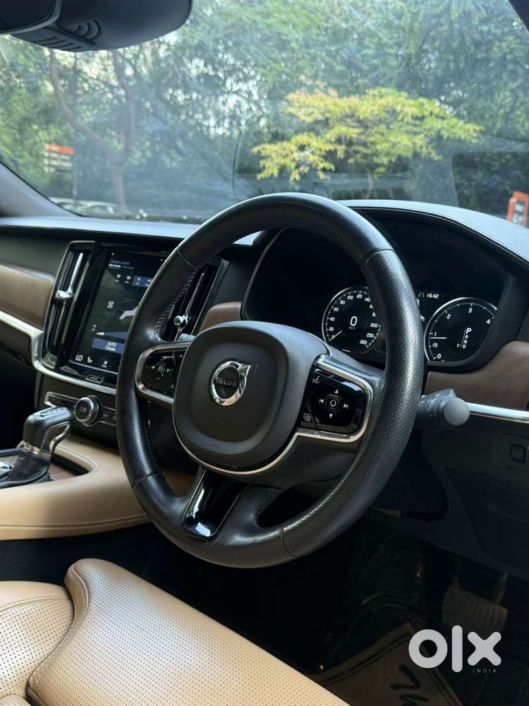 Volvo S90 D4 Momentum, 2019, Diesel