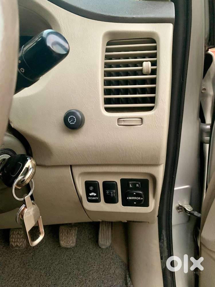 Toyota Innova 2.5 Vx 8 Seater Bs Iv, 2015, Diesel