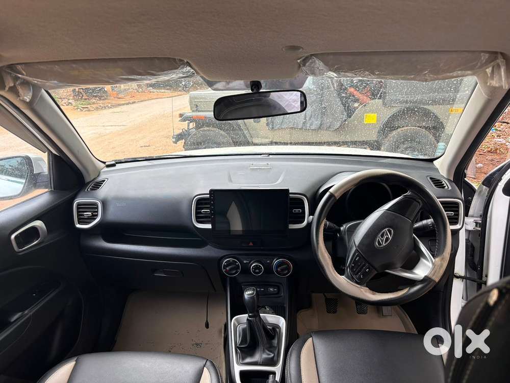 Hyundai Venue Petrol Manual 2022 Year