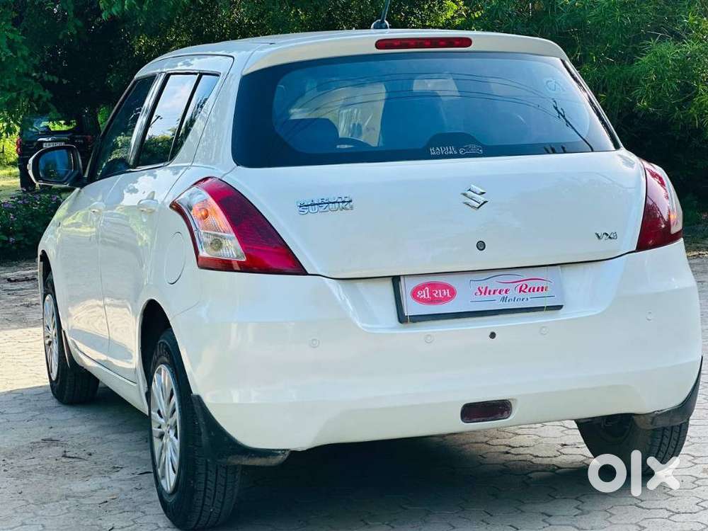 Maruti Suzuki Swift Vxi + Manual, 2012, Petrol