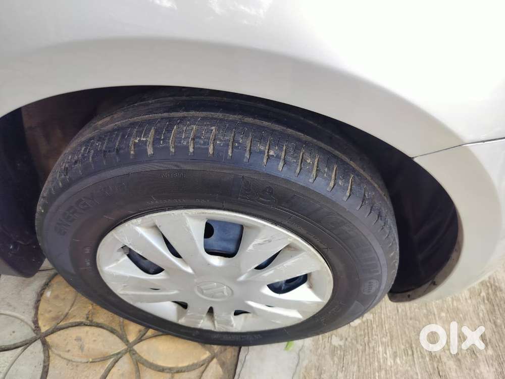 Maruti Suzuki Swift Vxi 1.2 Abs Bs-iv, 2013, Petrol