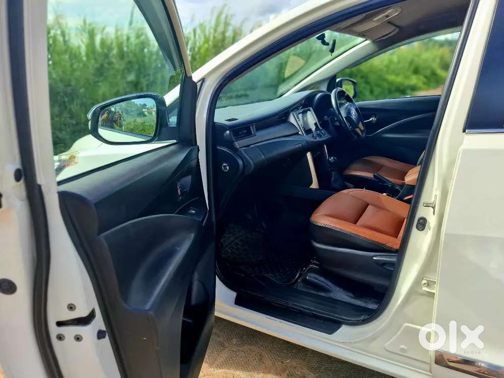 Toyota Innova Crysta Gx 2.4 Mt 8-seater /immacul