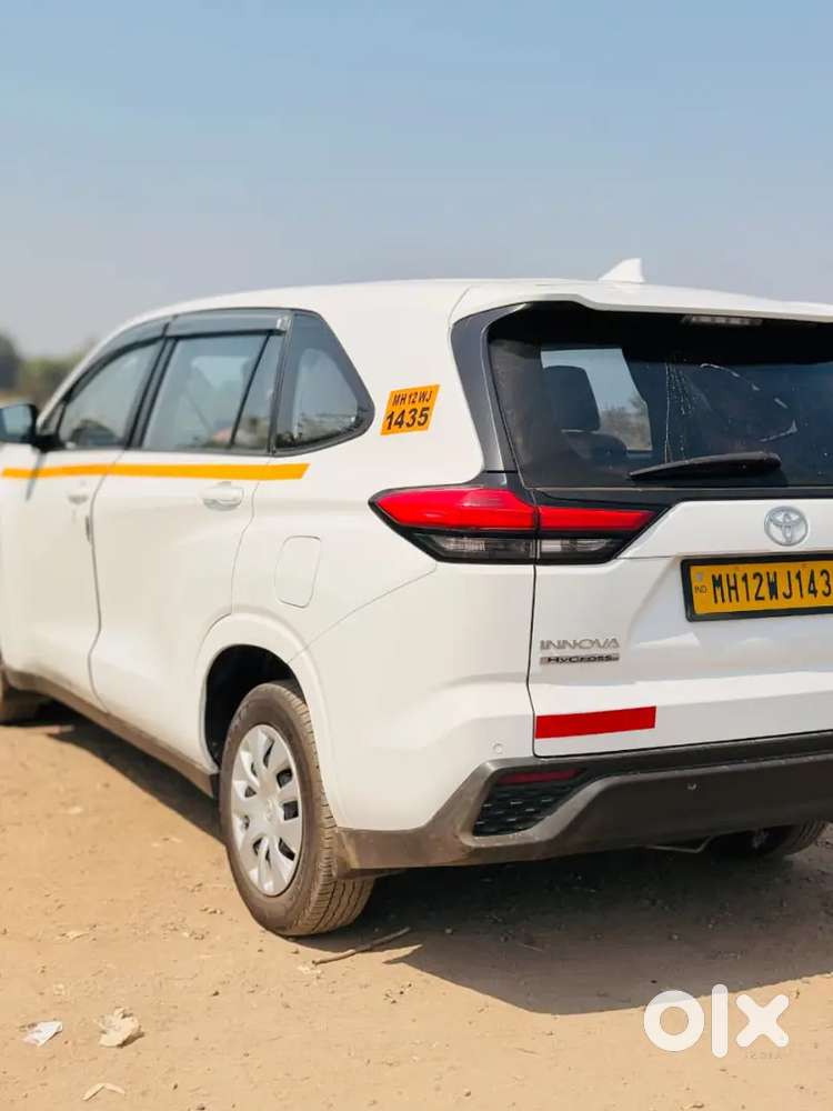 Tourist Toyota Innova Hycross 2024 Pure Petrol 97000 Km Driven