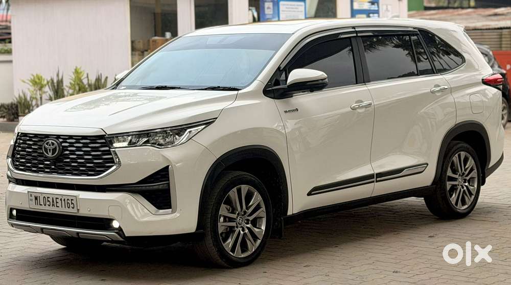 Toyota Innova Hycross 2.0 Zx Hybrid 7 Str, 2023, Petrol