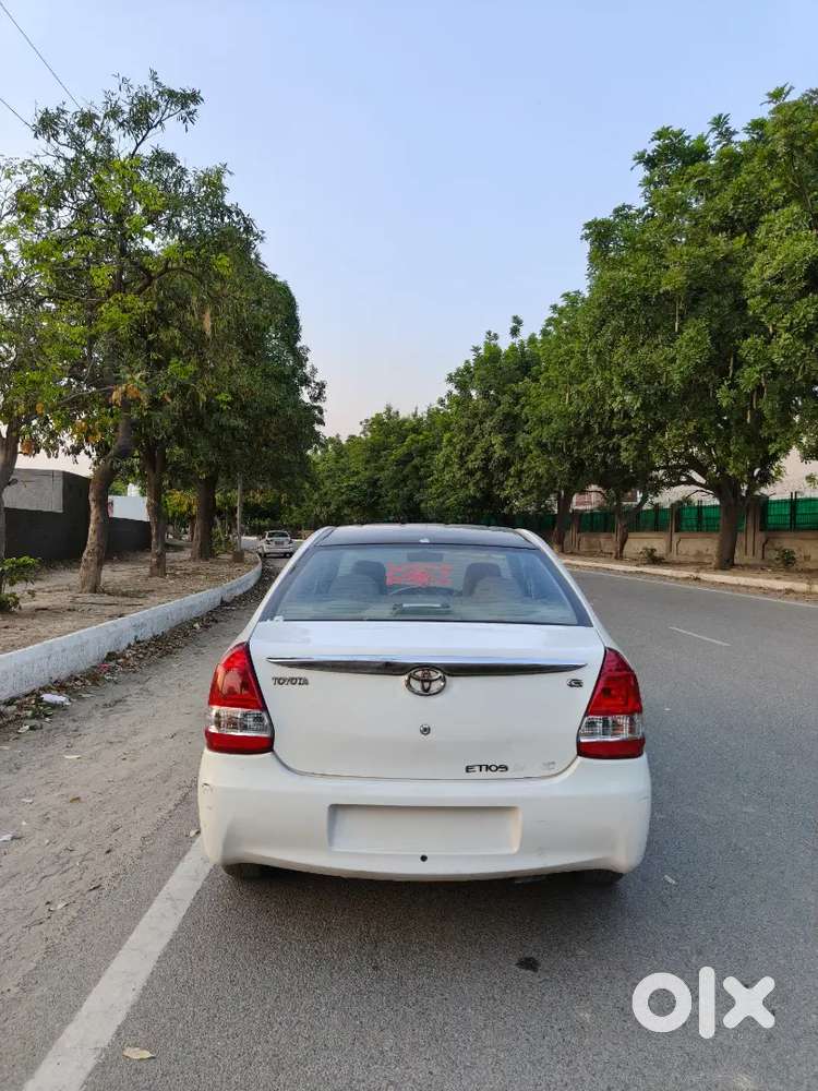Toyota Etios 2014 Cng & Hybrids Well Maintained