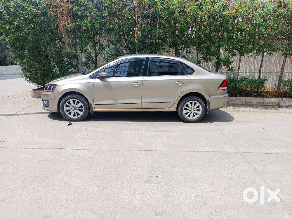 Volkswagen Vento Celeste 1.6 Highline, 2016, Petrol