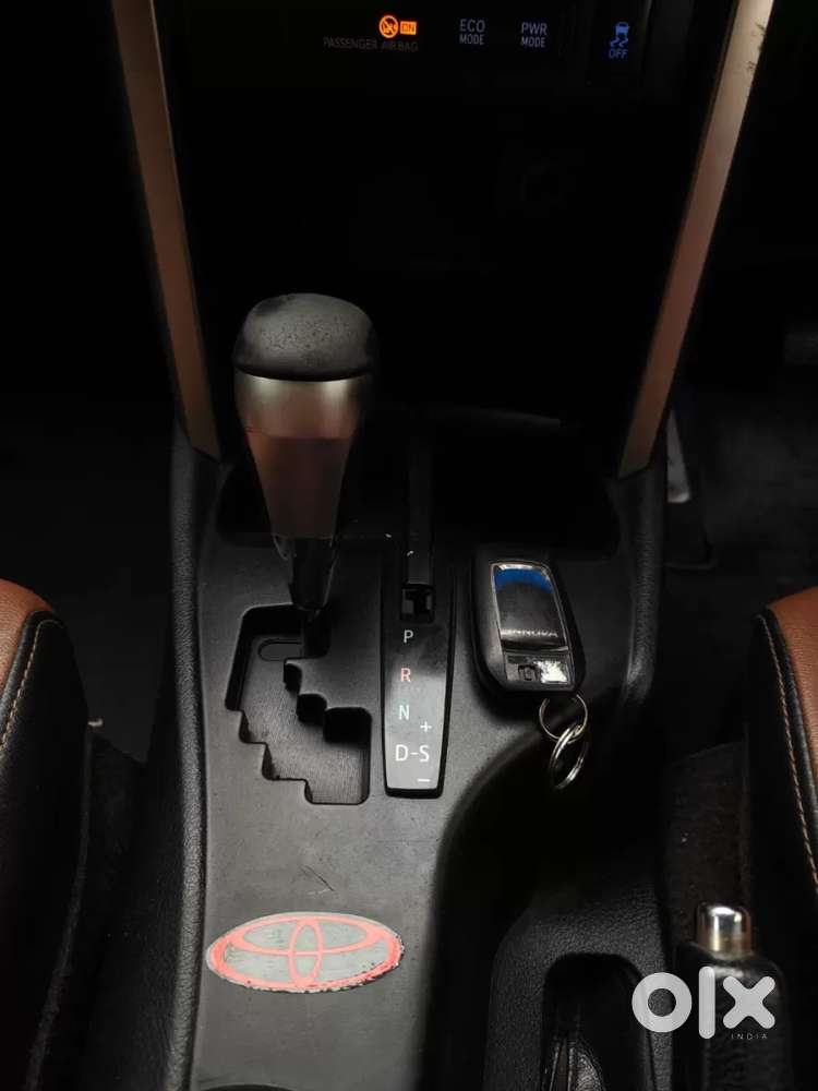 Toyota Innova Crysta 2.8 Zx At 7 Seater, 2016, Diesel