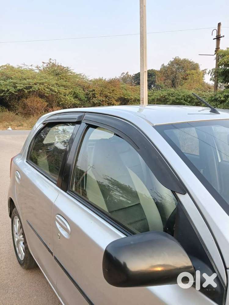 Toyota Etios Liva 2011-2012 V, 2011, Petrol