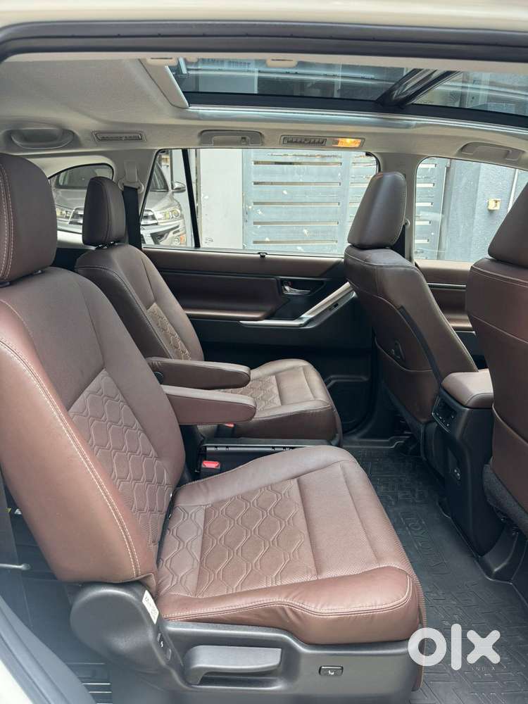 Toyota Innova Hycross 2.0 Zx (o) Hybrid 7 Str, 2024, Petrol