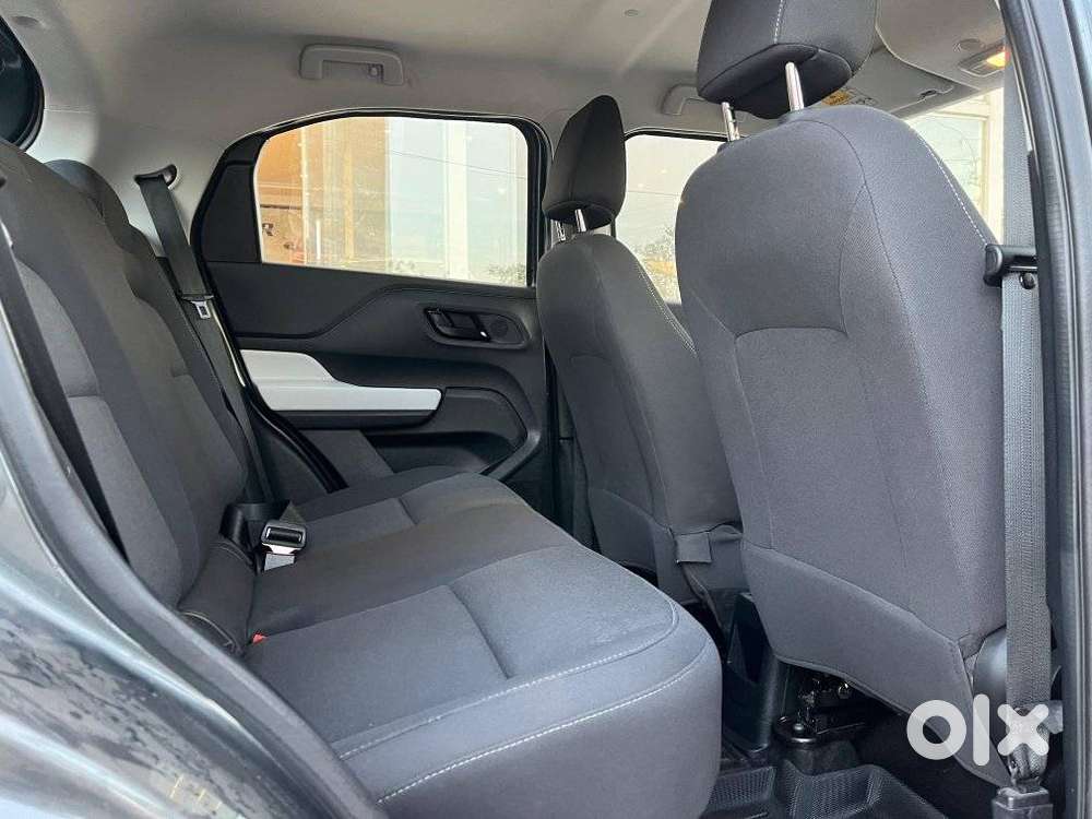 Tata Punch 1.2 Revotron Accomplished Dazzle Pack Amt, 2023, Petrol