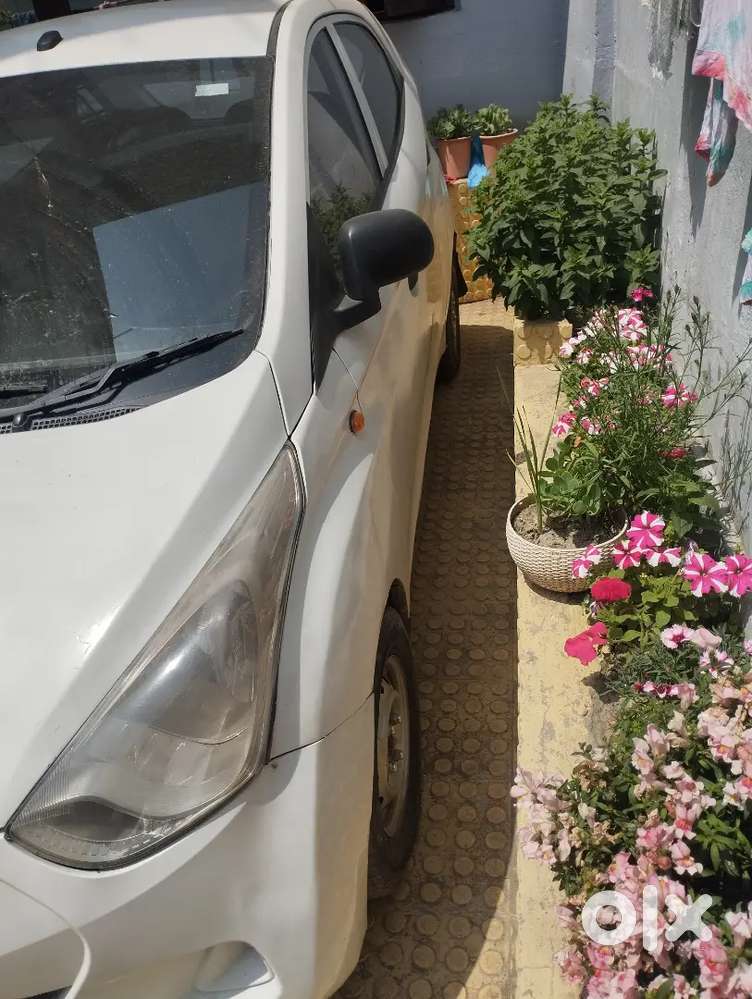 Selling My Hyundai Eon 2013 Model Registration 2014 Well Maintained