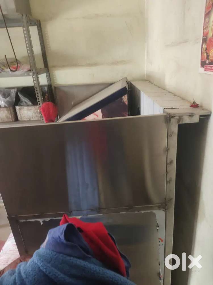 Camrcisal tea stand