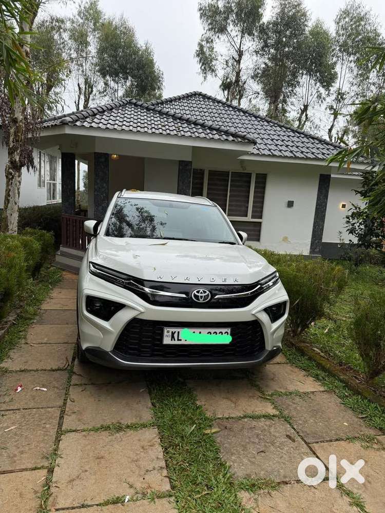 Toyota Urban Cruiser Hyryder 2023 Petrol Well Maintained