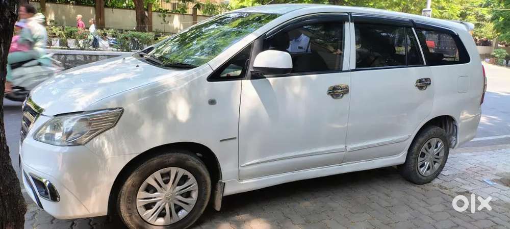 Toyota Innova 2012 Diesel 298000 Km Driven