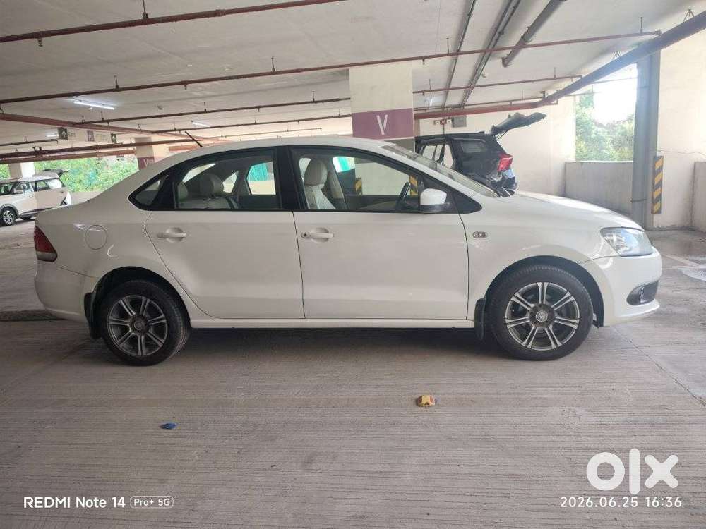 Volkswagen Vento 1.2 Tsi Highline At, 2015, Petrol