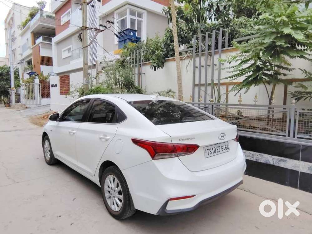 Hyundai Verna Ex 1.6 Vtvt At, 2018, Petrol
