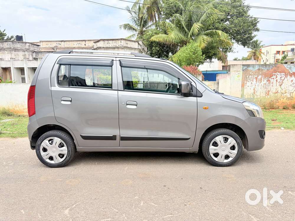 Maruti Suzuki Wagon R AMT VXI Plus, 2017, Petrol