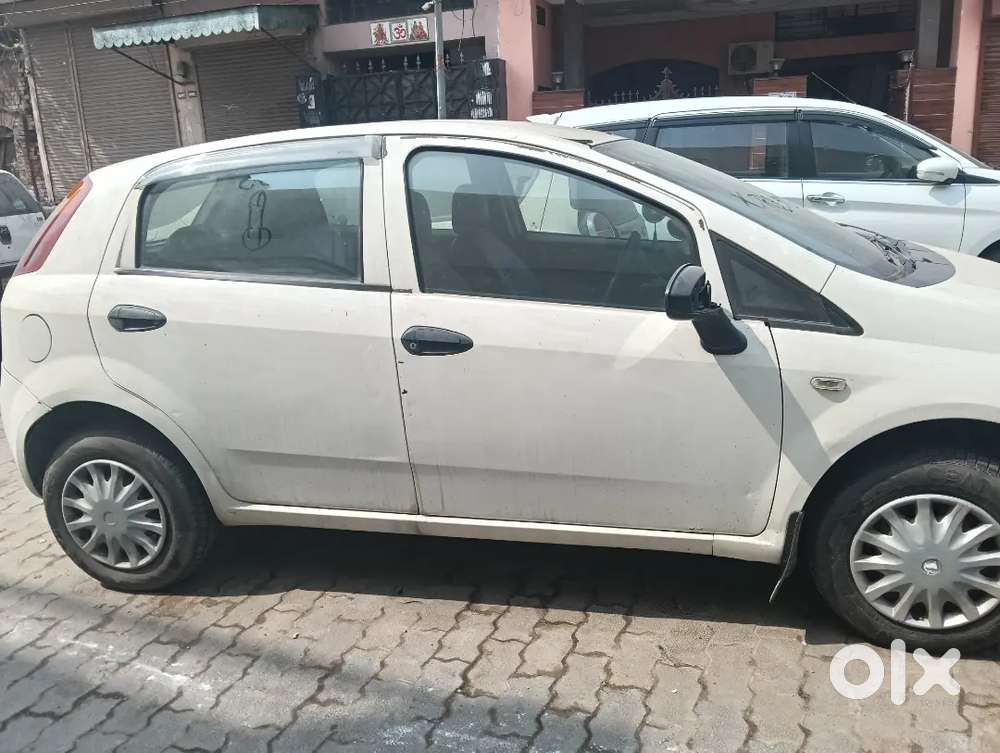 Fiat Grand Punto 2011 Diesel 100905 Km Driven