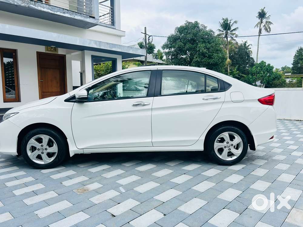 Honda City 2011-2013 1.5 V Mt Sunroof, 2017, Petrol