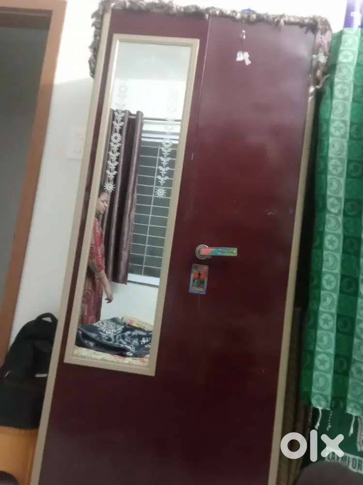 Steel Almirah with mirror in good condition