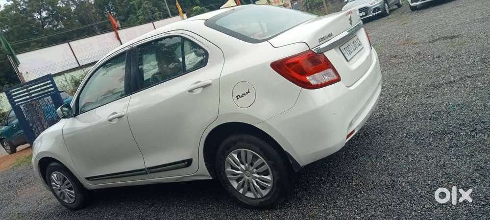 Maruti Suzuki Dzire 1.2 Vxi, 2022, Petrol