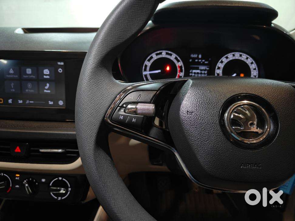 Skoda Slavia 1.0 Active Tsi, 2022, Petrol