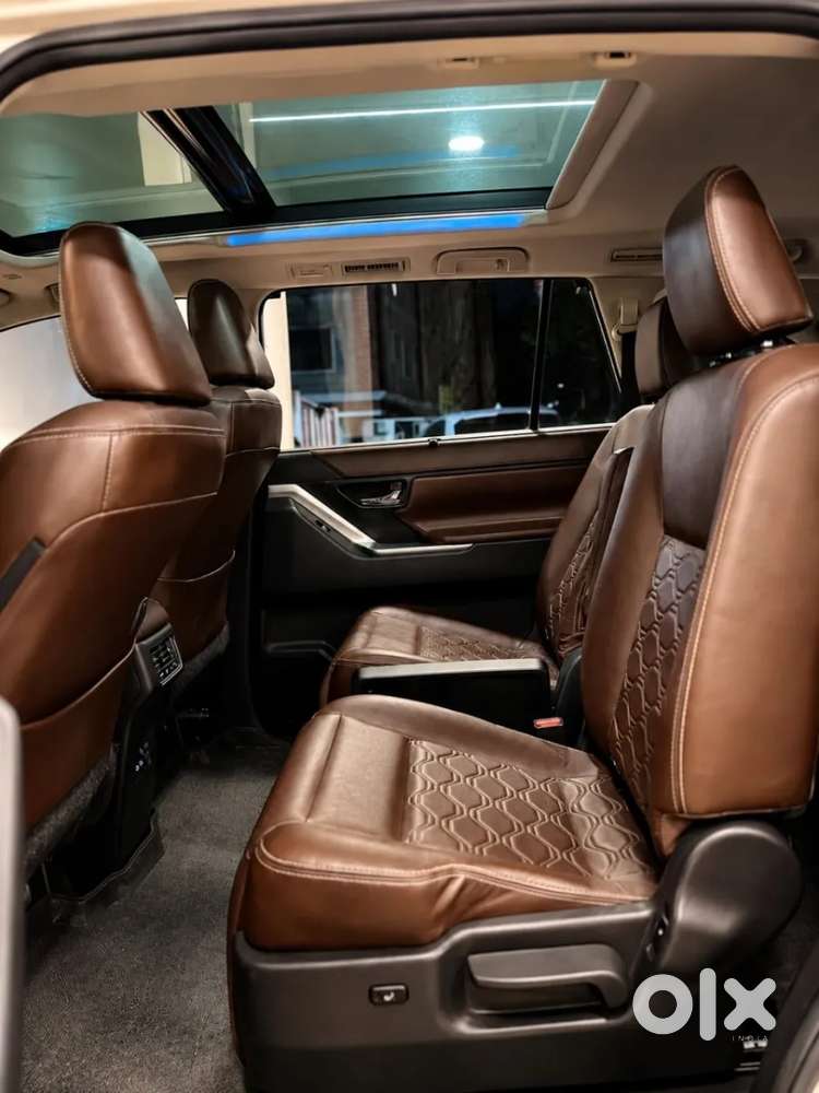 Toyota Innova Hycross 2.0 Zx (o) Hybrid 7 Str, 2024, Petrol
