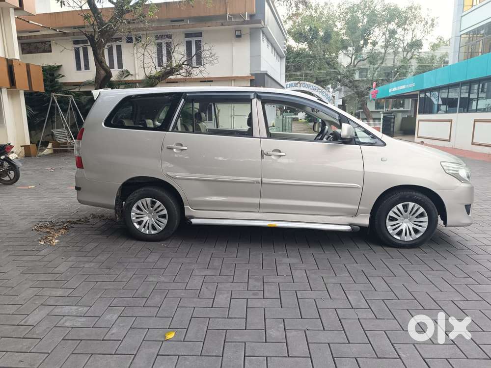 Toyota Innova 2.5 G (diesel) 8 Seater, 2012, Diesel